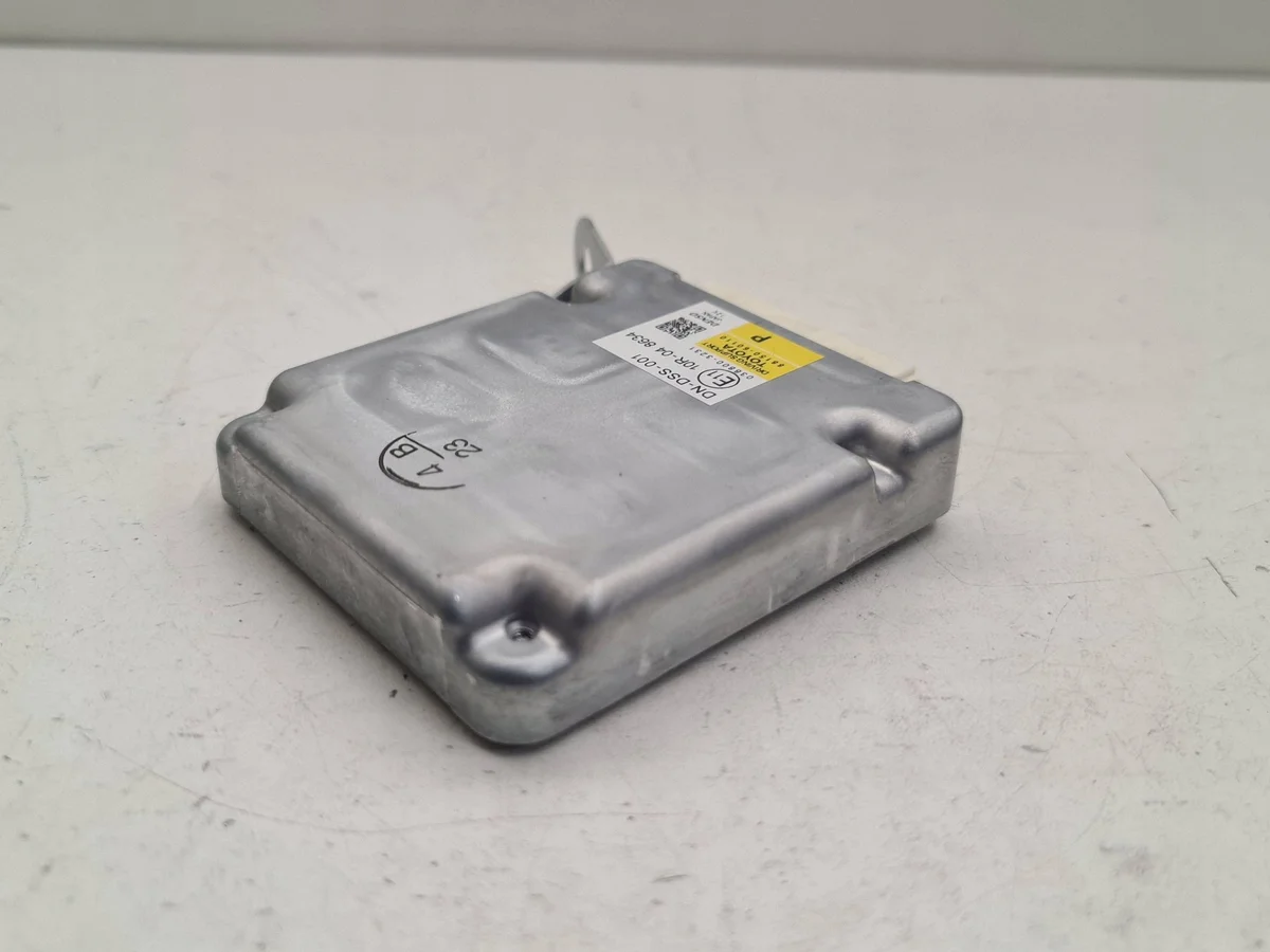 Toyota Land Cruiser J150 Modul 88150-60110 image 4