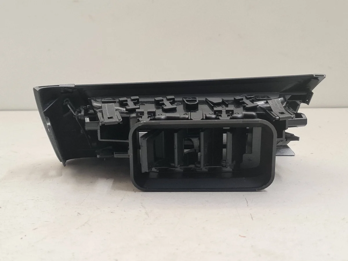 Grille ventilation Renault Captur II 687617708R image 7