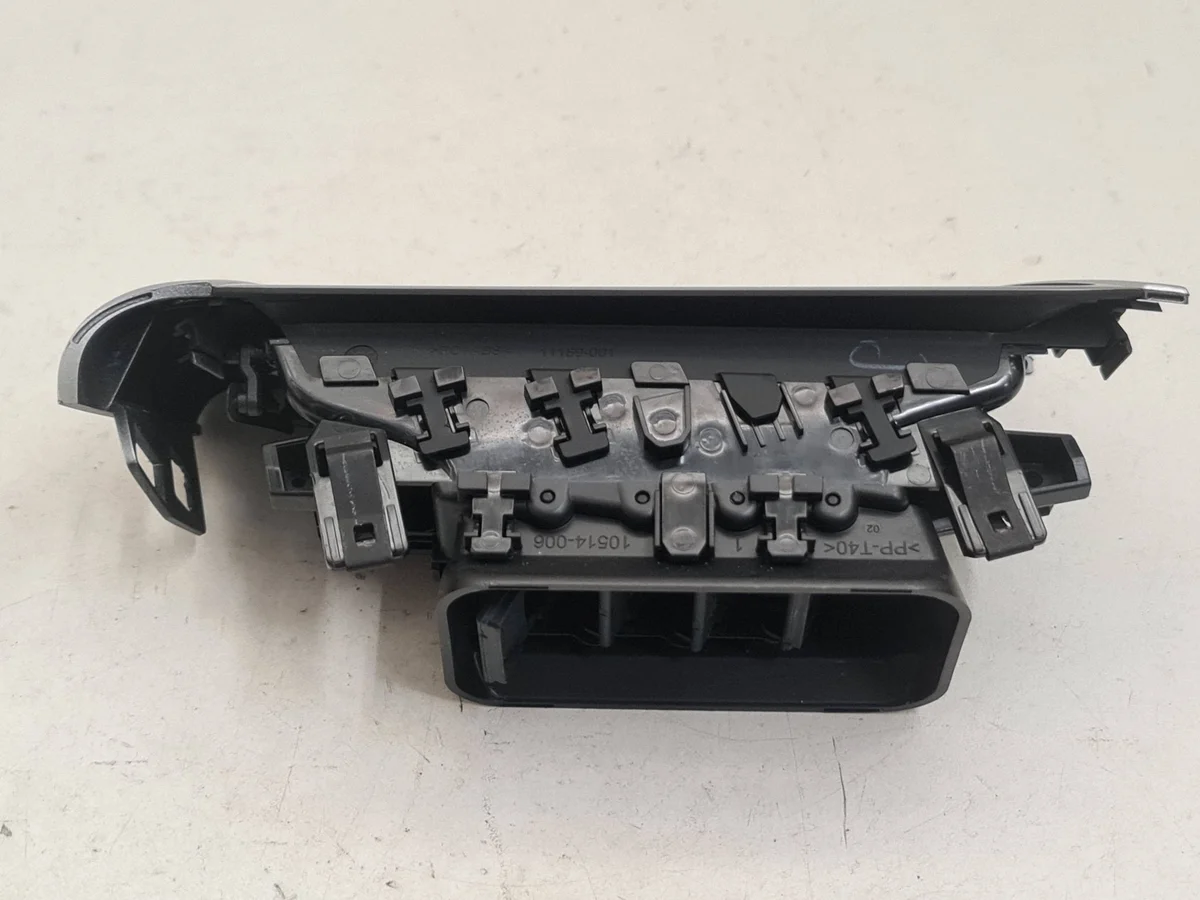 Grille ventilation Renault Captur II 687617708R image 8