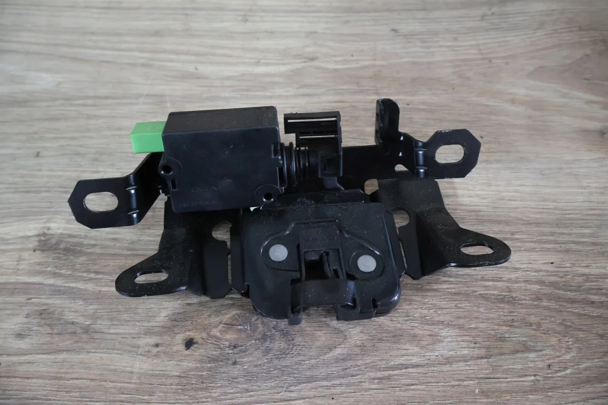 Cerradura Maletero Volvo C30 30784739 image 3
