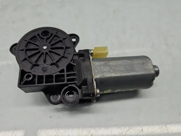 Ford Fiesta 5 Fensterheber Motor 0130821939 thumbnail 3