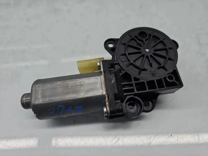 Motor elevalunas Ford Fiesta 0130821938 thumbnail 1