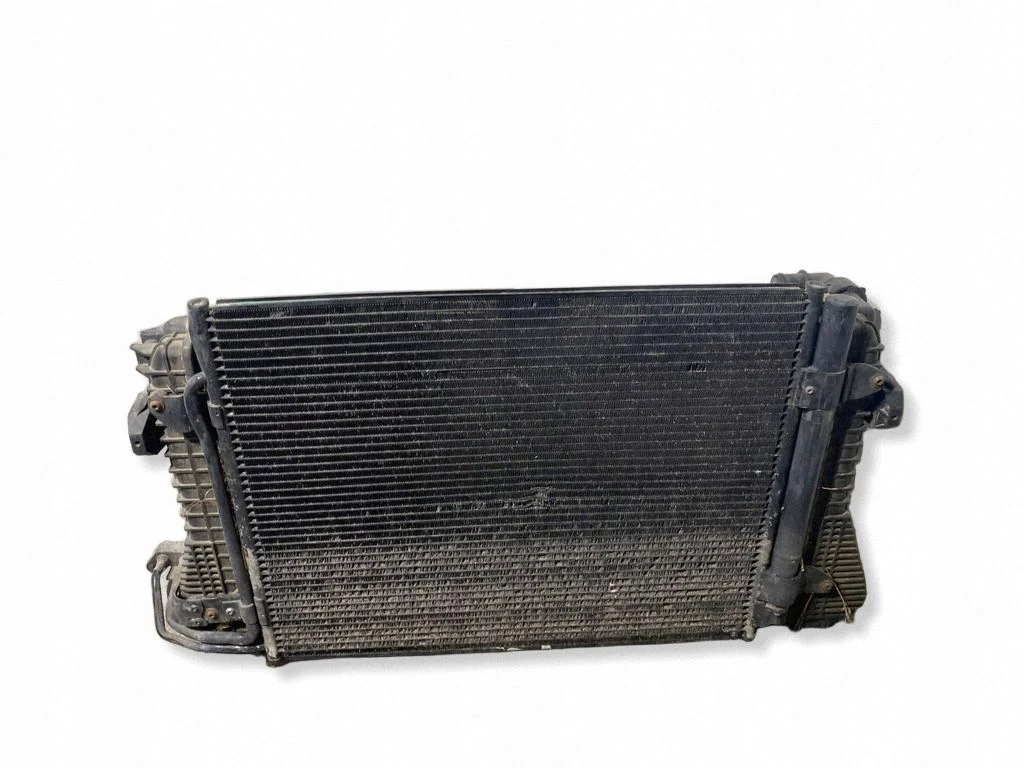 Radiatore Passat CC 1T0820411B Usato image 5