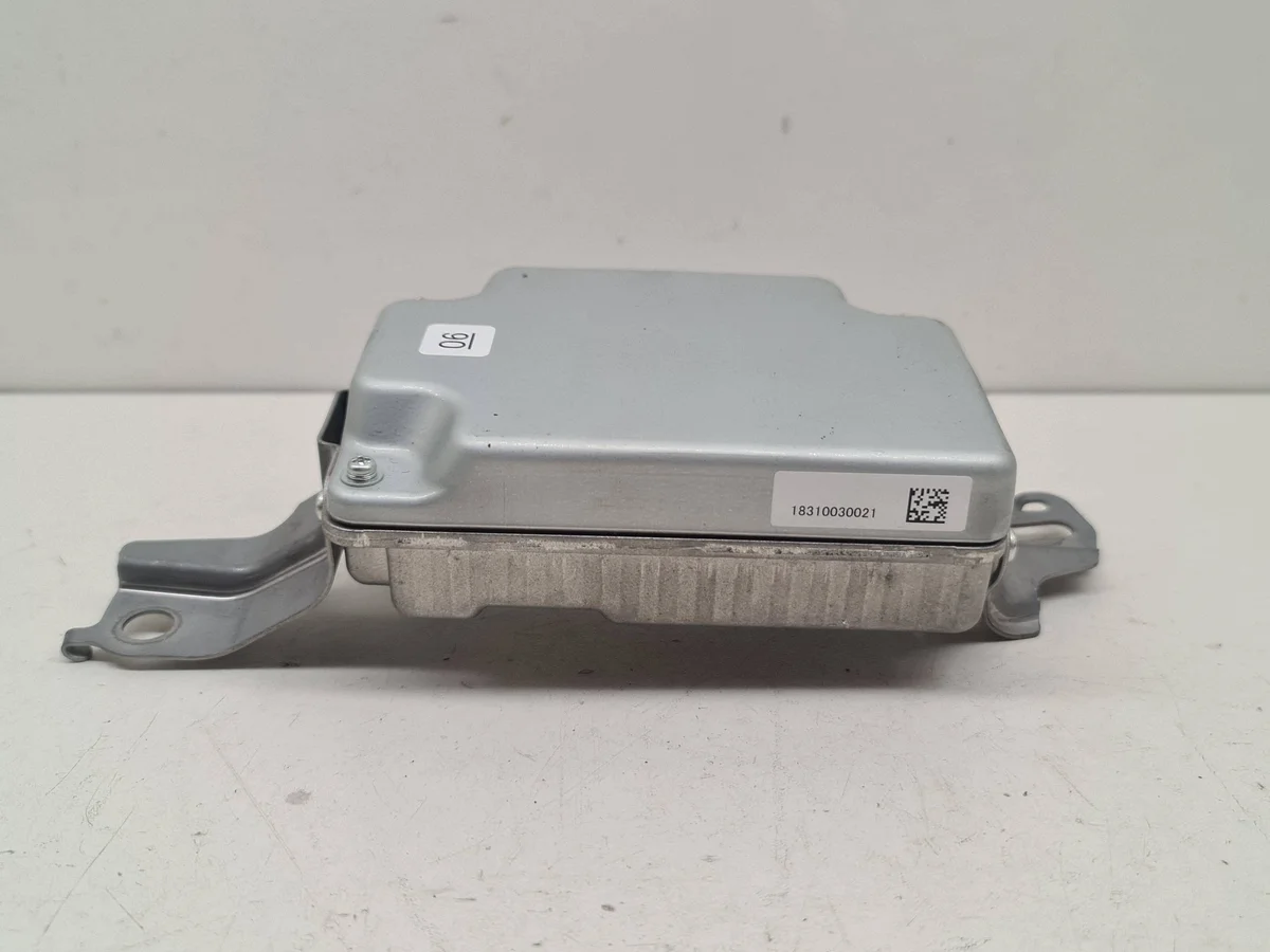 Toyota Land Cruiser J150 Stuureenheid 18310030021 image 3