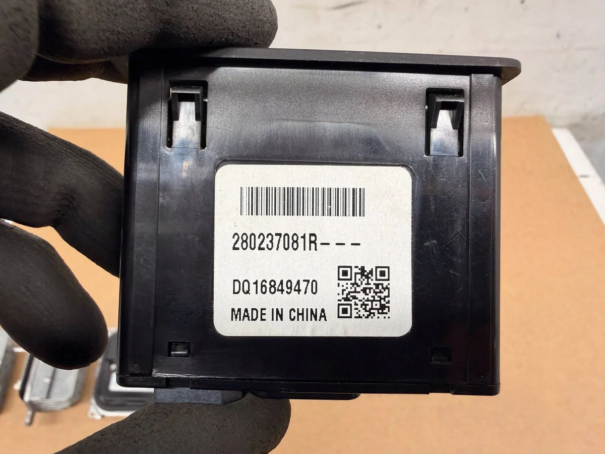 Renault Megane IV Conector USB MG4USB1 thumbnail 3