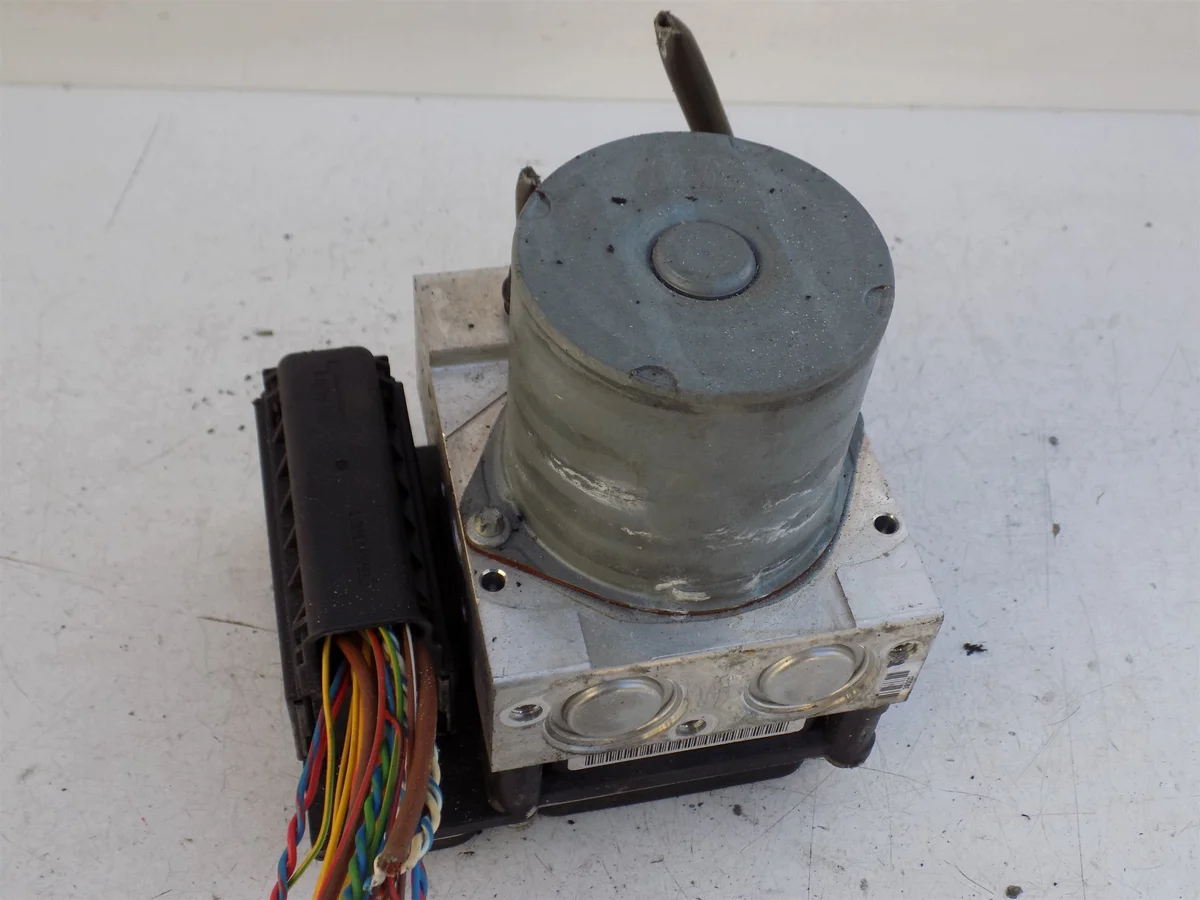 ABS-pumppu BMW 5 E60 E61 XDRIVE 6772450