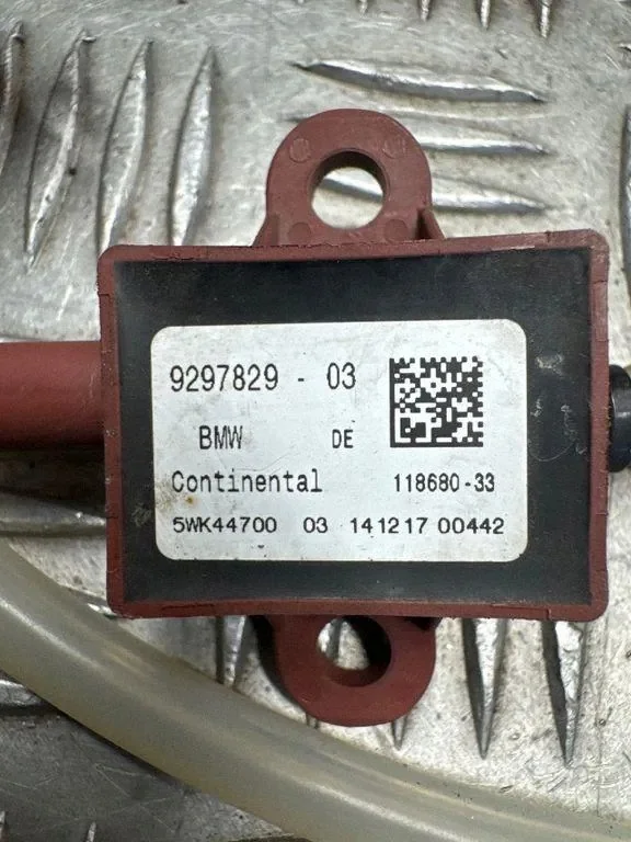 BMW i4 Airbag Sensor 11868033 image 3