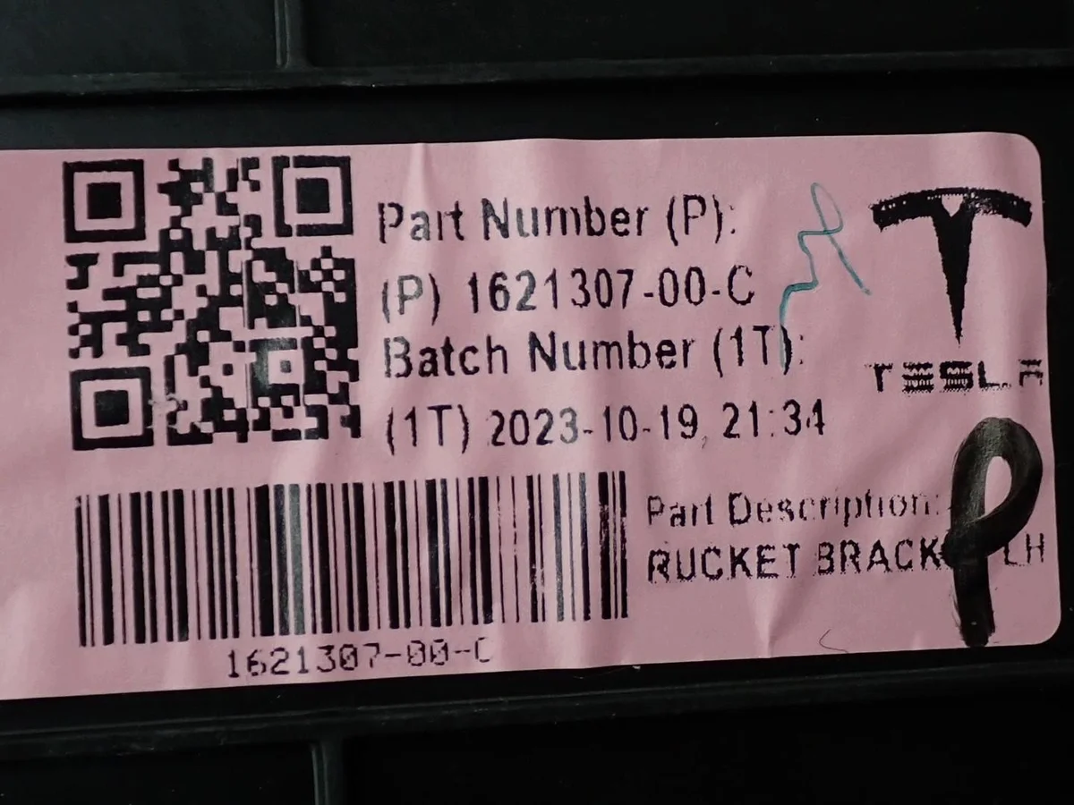 Tesla Model Y Panneau coffre gauche 1621307-00-C image 5