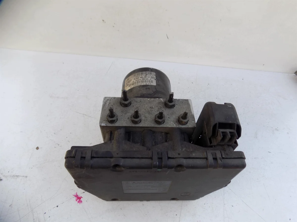ABS-pump Mercedes C-klass W203 A2035451632
