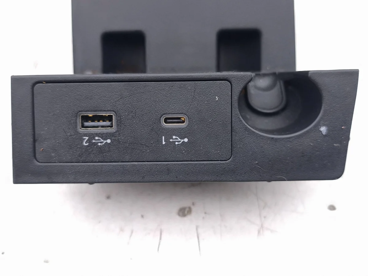 USB-Buchse Nissan Qashqai J12 284H36RA1A thumbnail 3