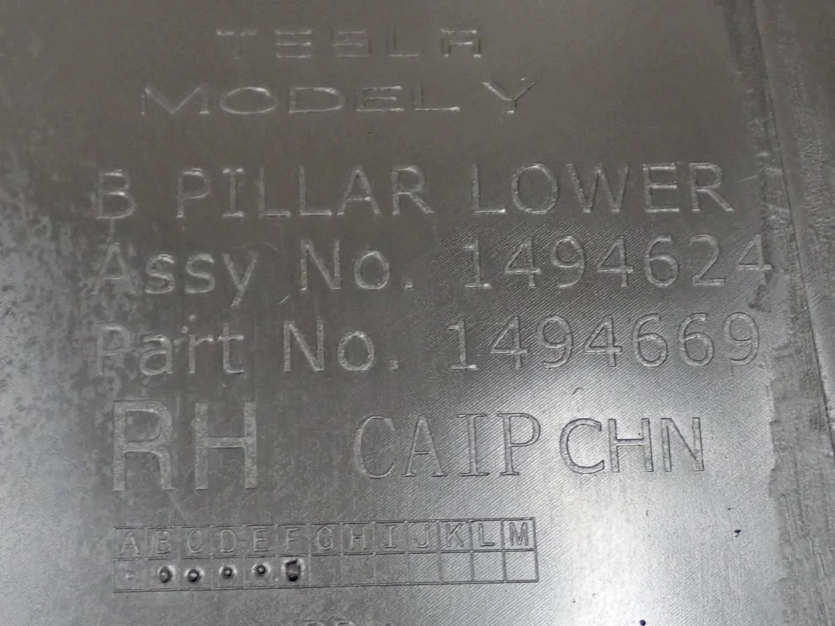 Right Pillar Cover Tesla Model Y 1494624-99-E thumbnail 7