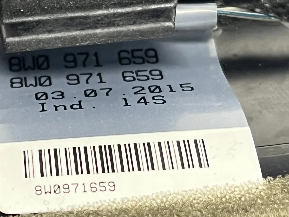 Audi 8W1820902D Ventilatiepaneel Gebruikt image 8