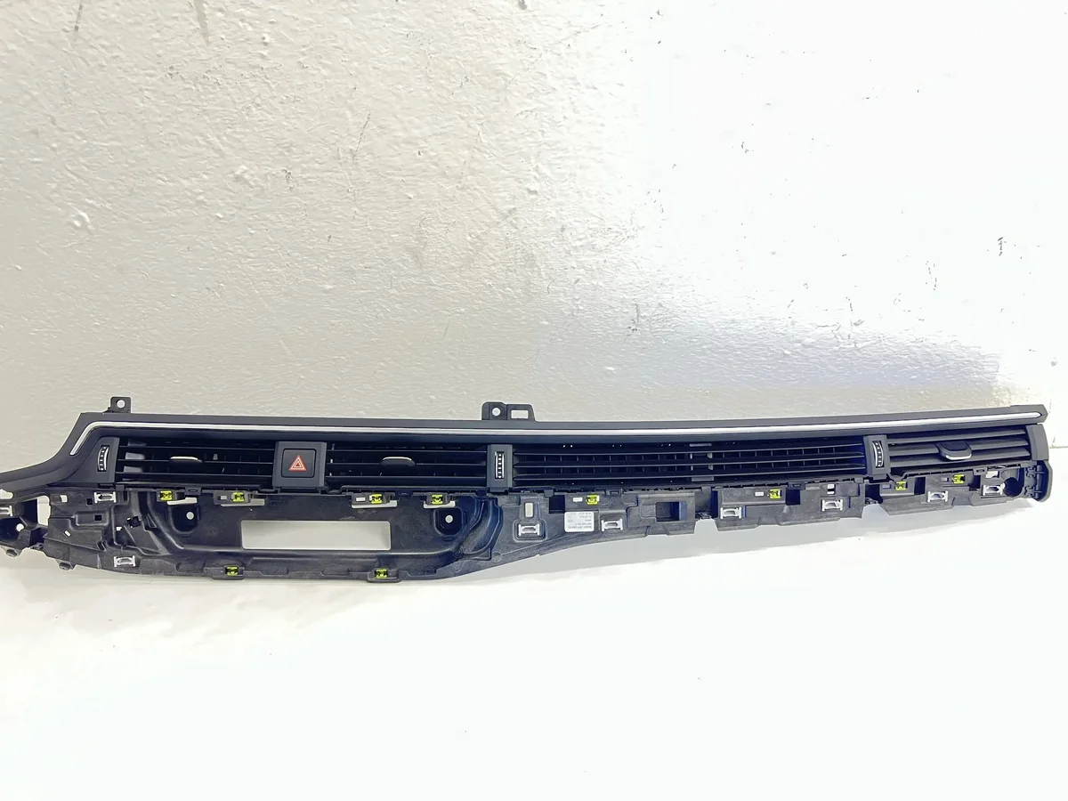 Audi A4 B9 Air Vent Grille 8W1820902D