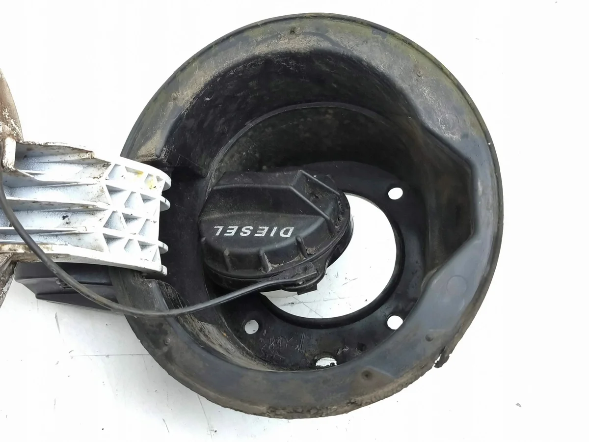 Hyundai Santa Fe Tankklappe 695132W000 image 9