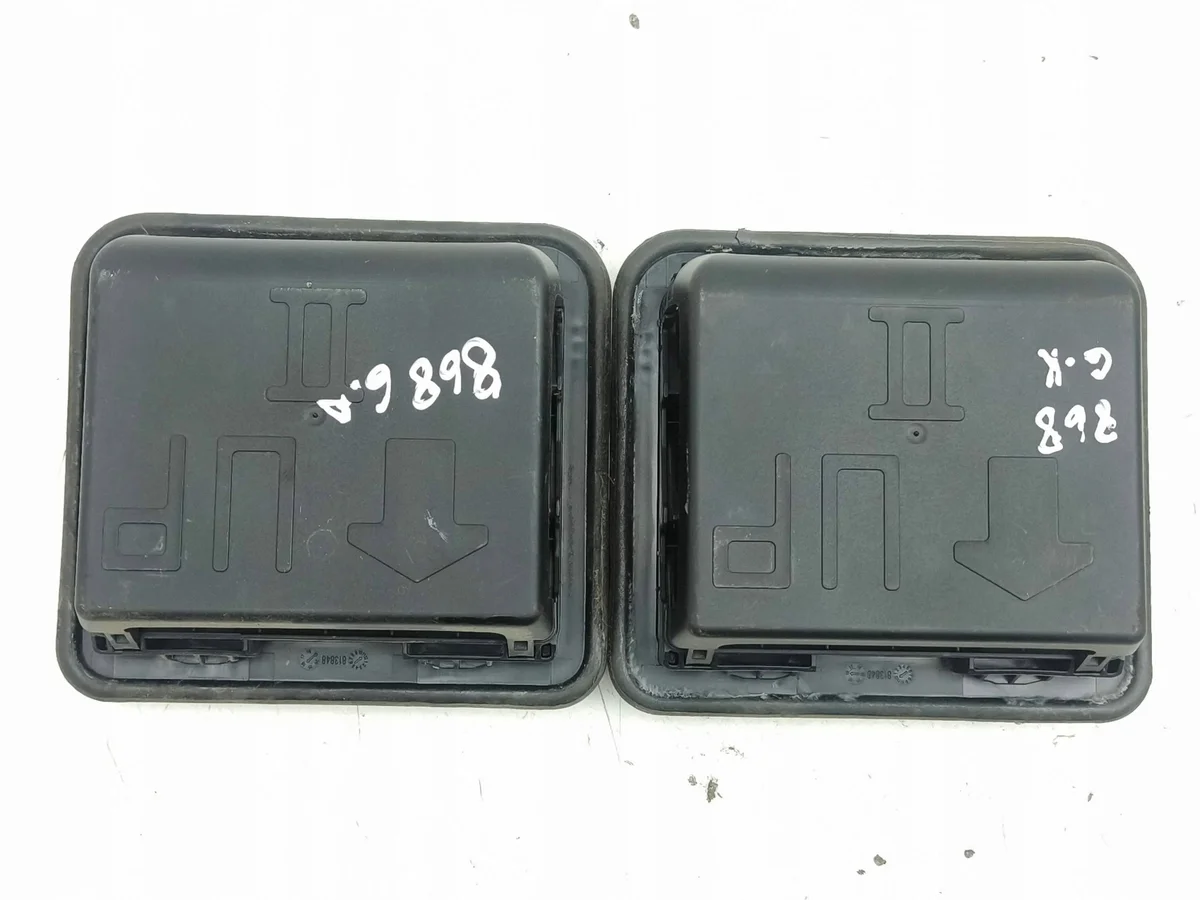 Kia Sportage 2021 Rejilla Trasera OEM 97510D3000 image 4