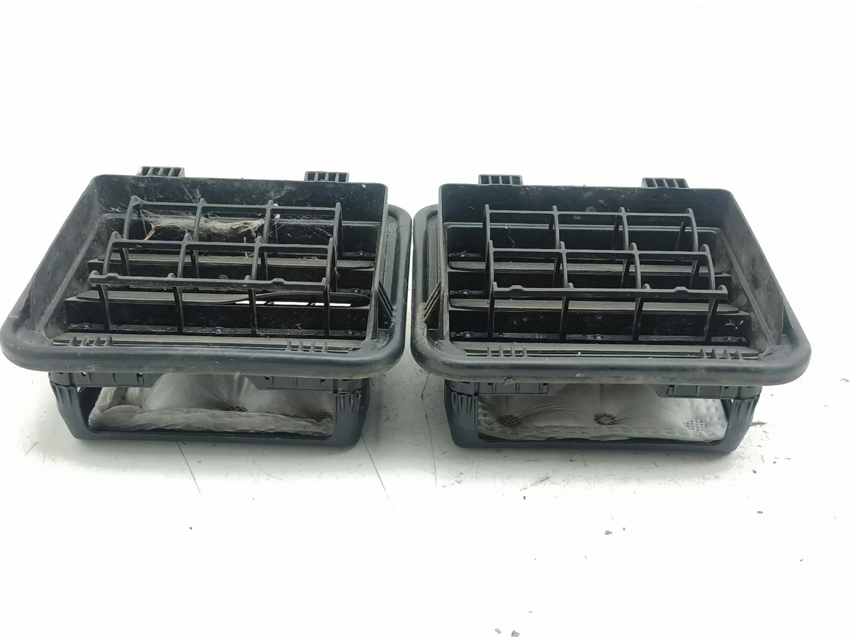 Kia Sportage 2021 Rejilla Trasera OEM 97510D3000 image 5
