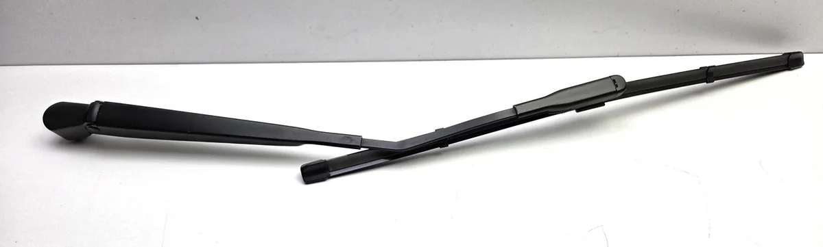 Brazo limpiaparabrisas Ford Mondeo MK5 DS73-17C403-AC