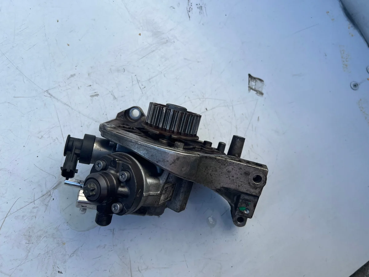 Bomba inyectora Ford 9811347280 Usada