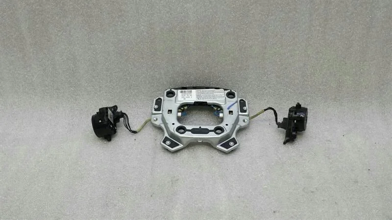 Mercedes R-klass W251 Rattknapp A1648700558