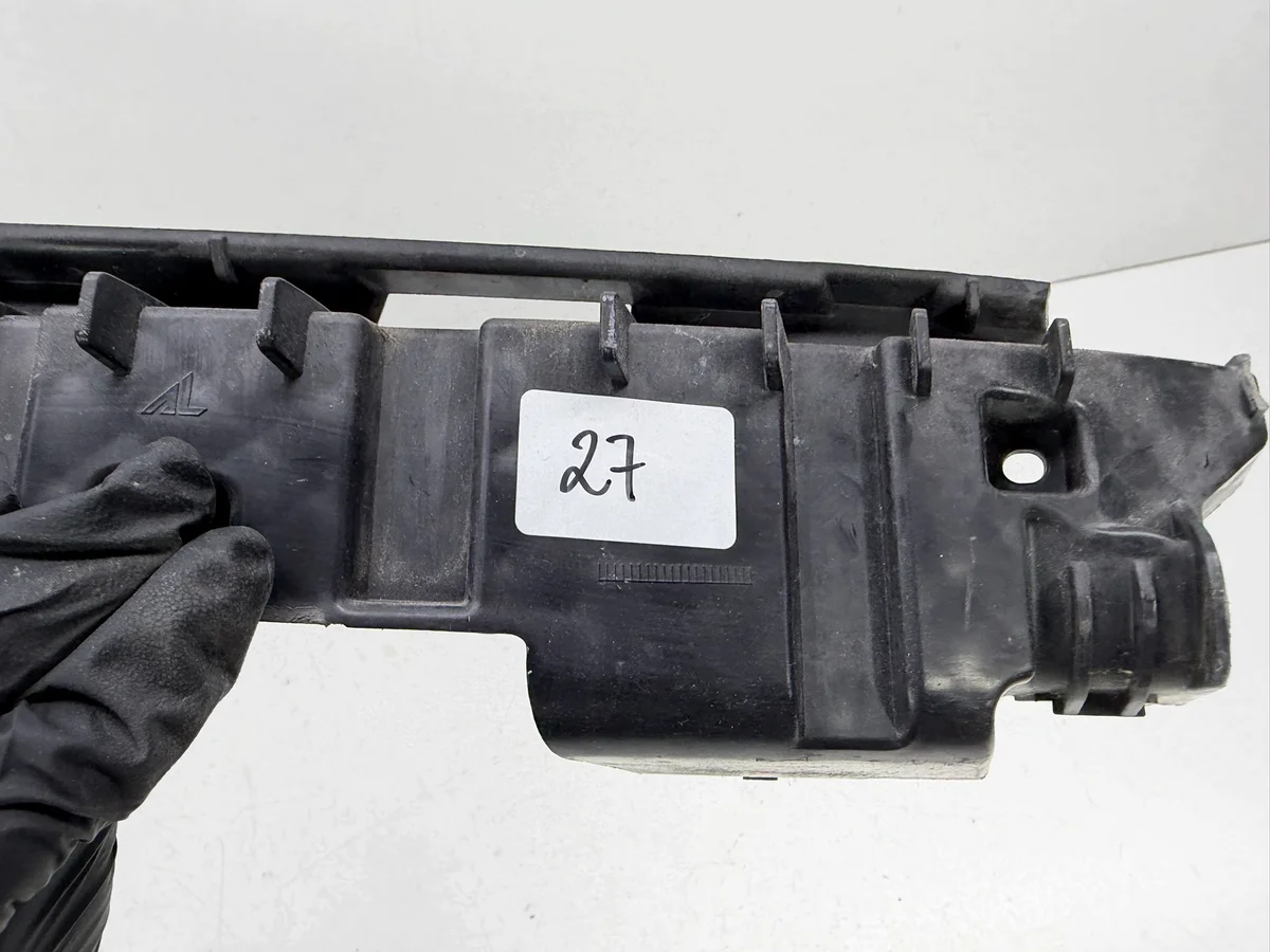 BMW X3 G01 LCI Scheinwerferhalter links image 5