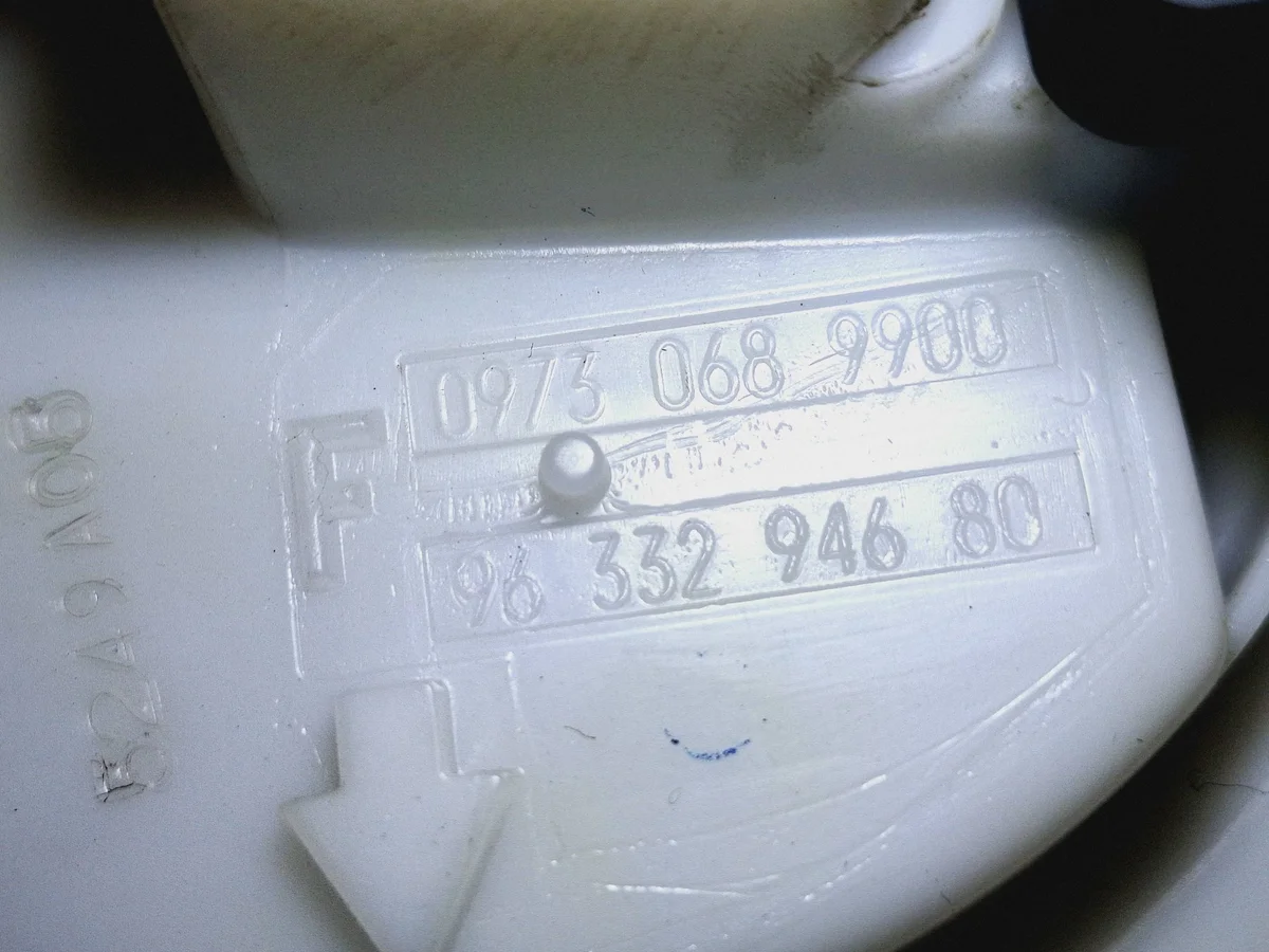 Bomba Combustible Peugeot 206 CC 1.6B image 3
