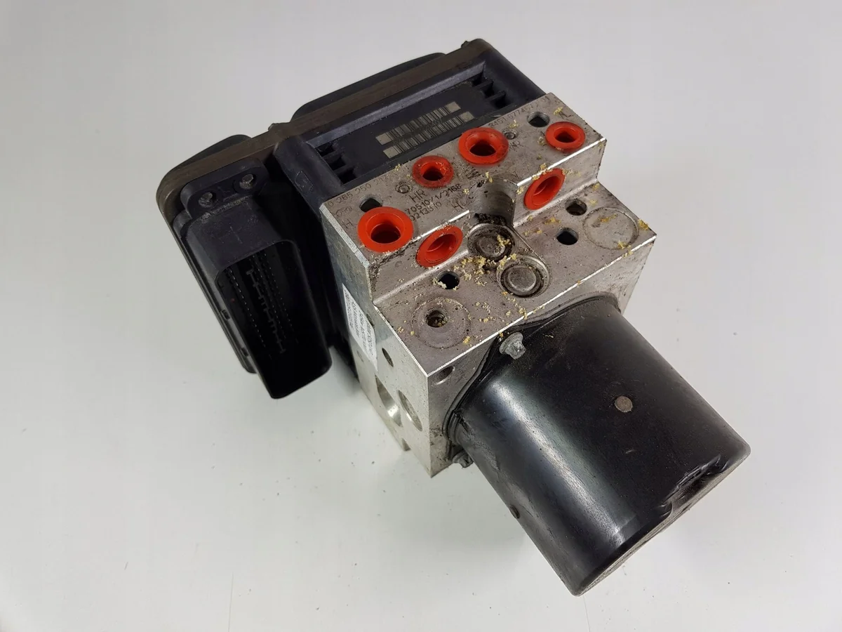 ABS-pumppu BMW E60 E61 E63 E64 34516783361