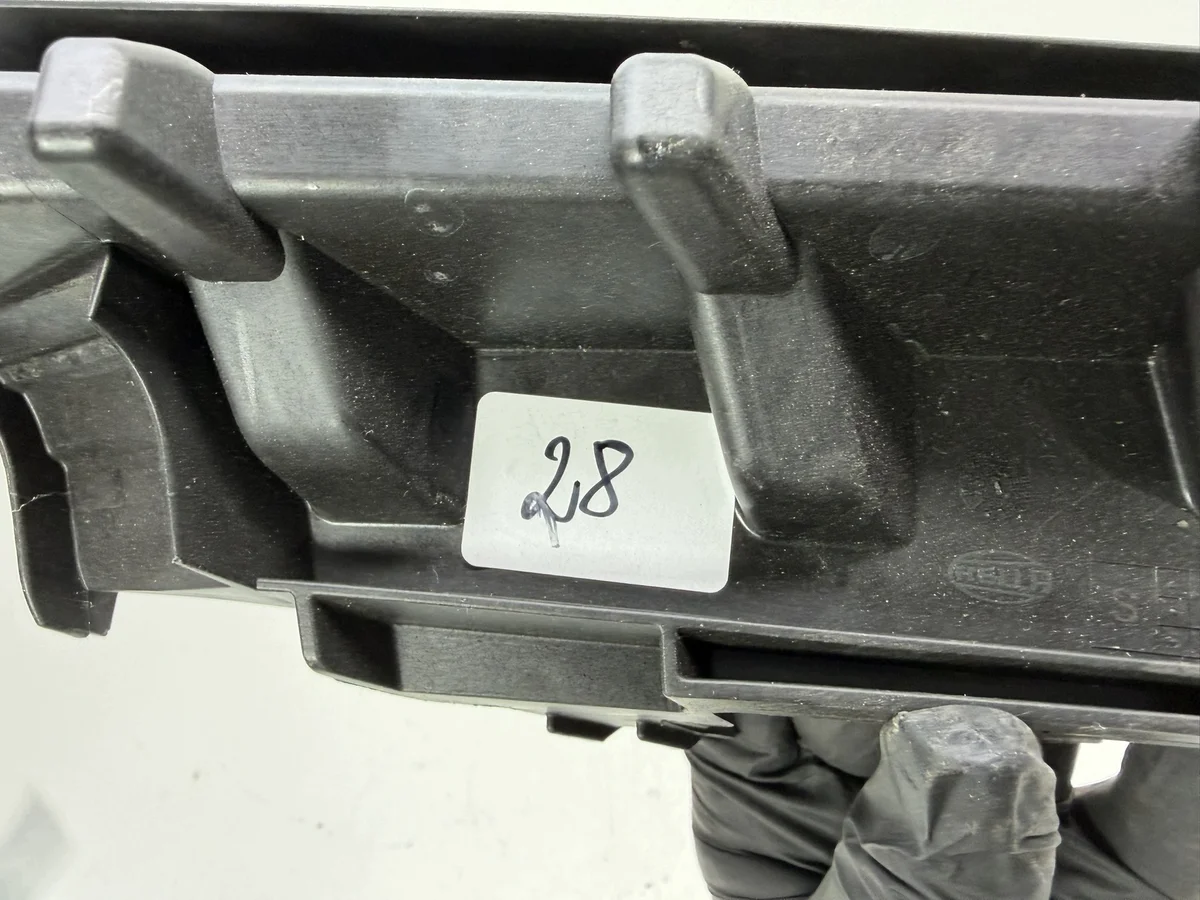 BMW IX1 U11 Scheinwerferhalter links image 5