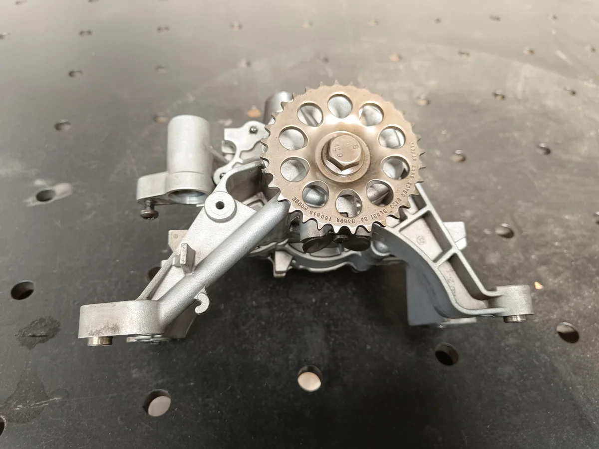Oliepomp G4D3-6L079-J Jaguar Land Rover 2.0 204 DTD