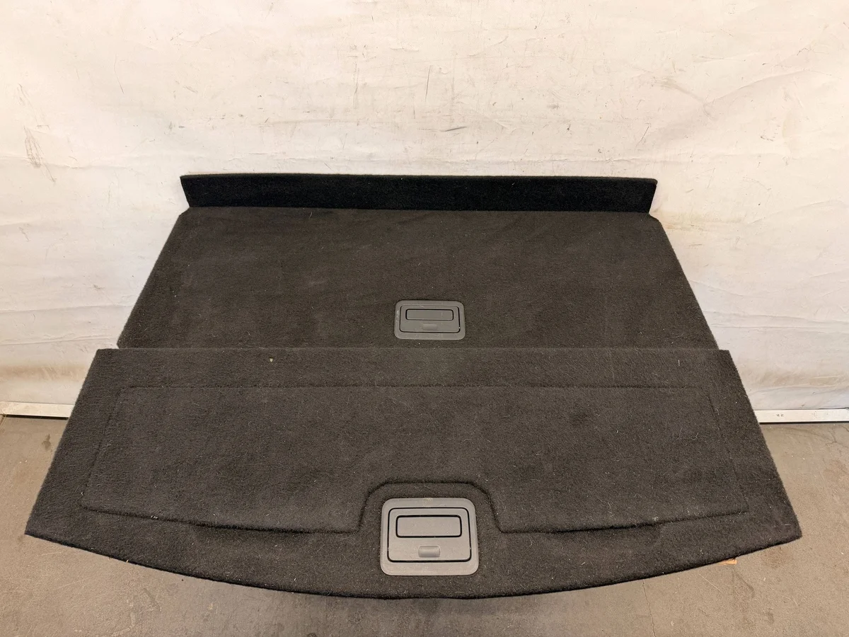 Placa de bagageira Renault Megane IV 745146536R