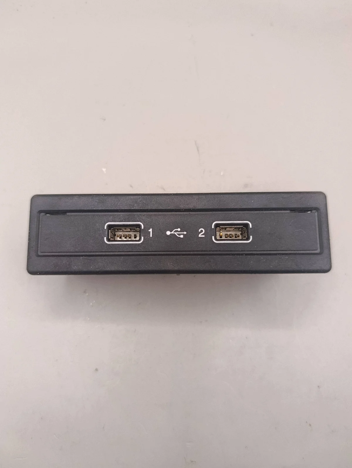 Mercedes C W205 USB-portti A2058200326