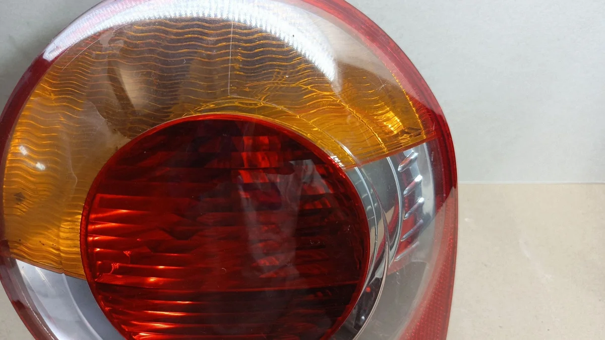 Feu arrière droit Renault Modus 62457-F468 thumbnail 3