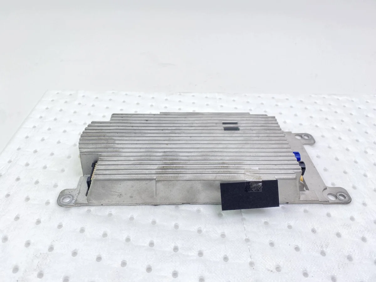 Combox BMW 6 F12 F13 84102447928 image 3