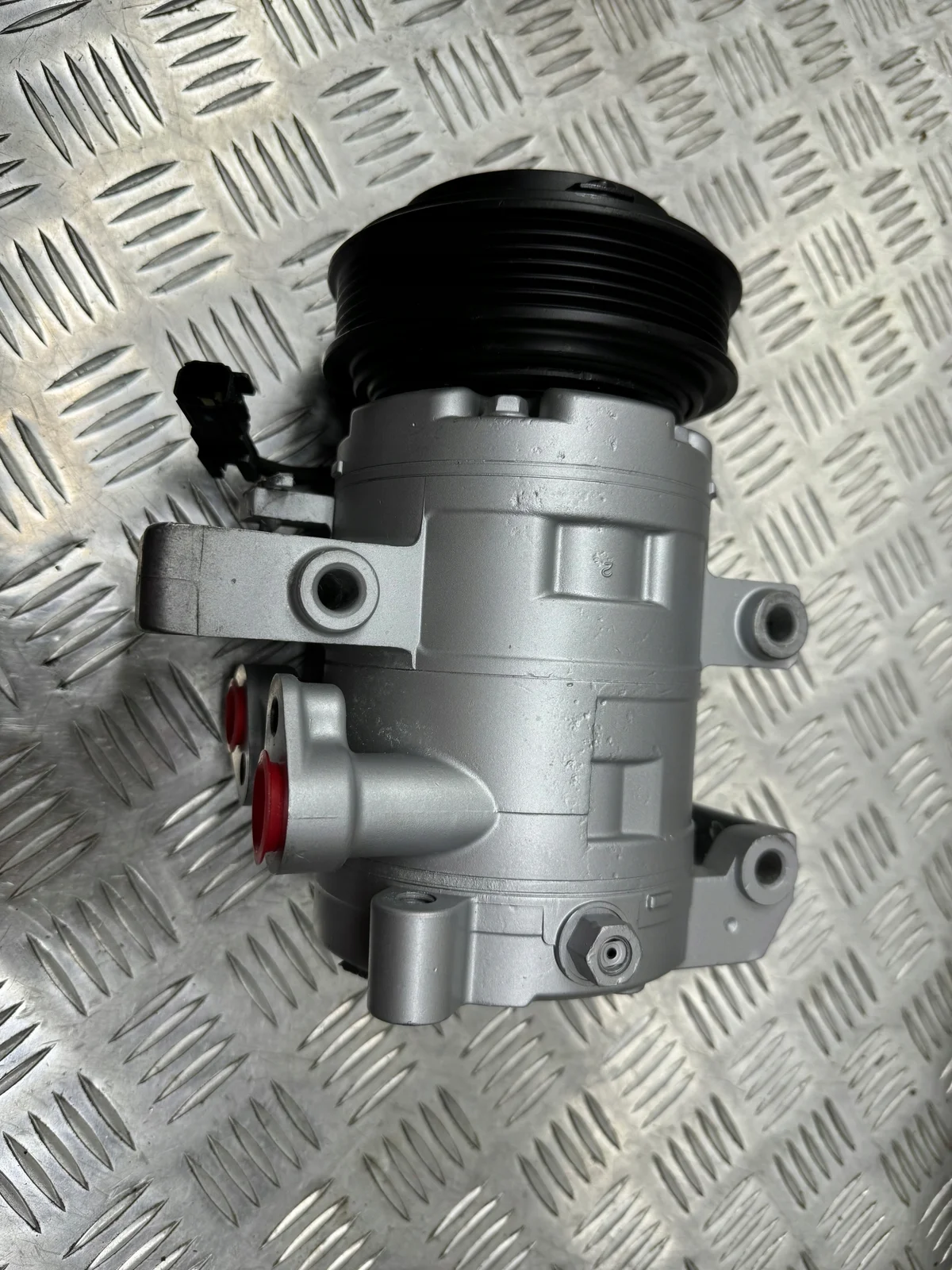 Ford Mustang ilmastoinnin kompressori image 3