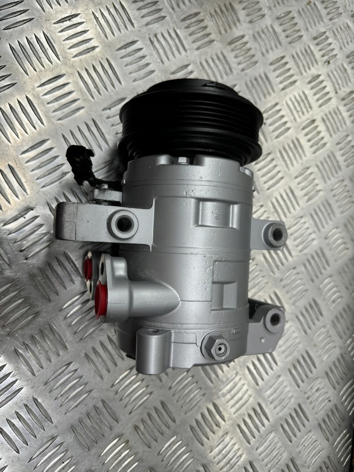 Ford Mustang ilmastoinnin kompressori image 4