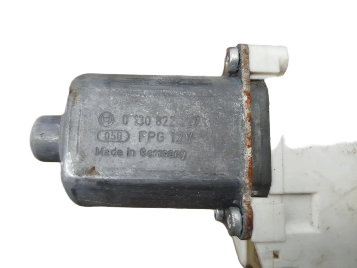 Window Regulator Front Right U1.801 BMW E87 image 5