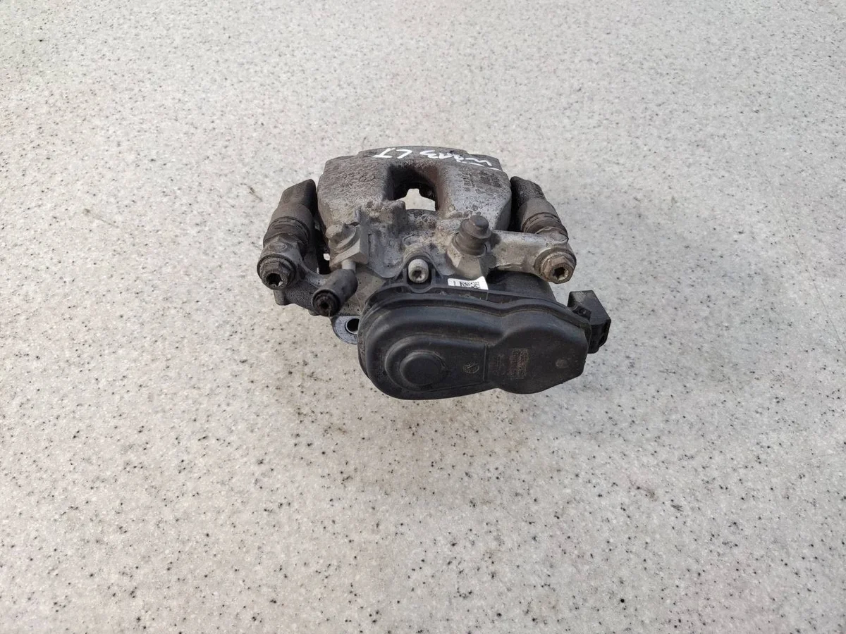 Bremszange Links Hinten Mercedes E W213 2.0 CDI thumbnail 1