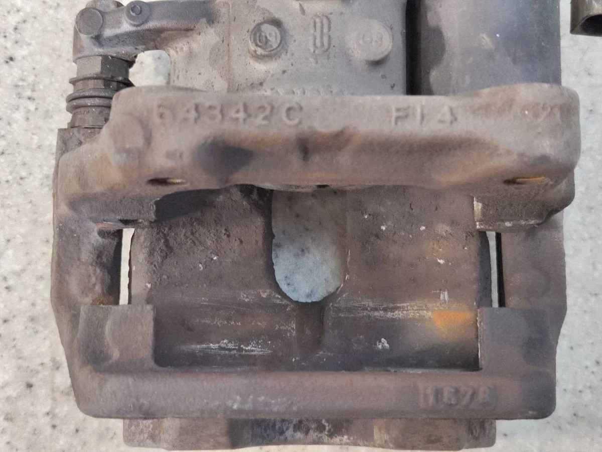 Bremszange Links Hinten Mercedes E W213 2.0 CDI thumbnail 4