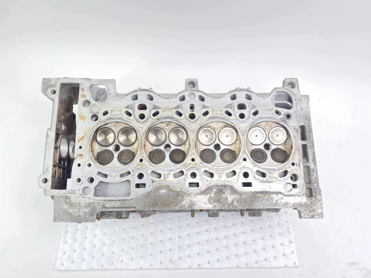 BMW E46 Cylinder Head 11127581141 Used image 7