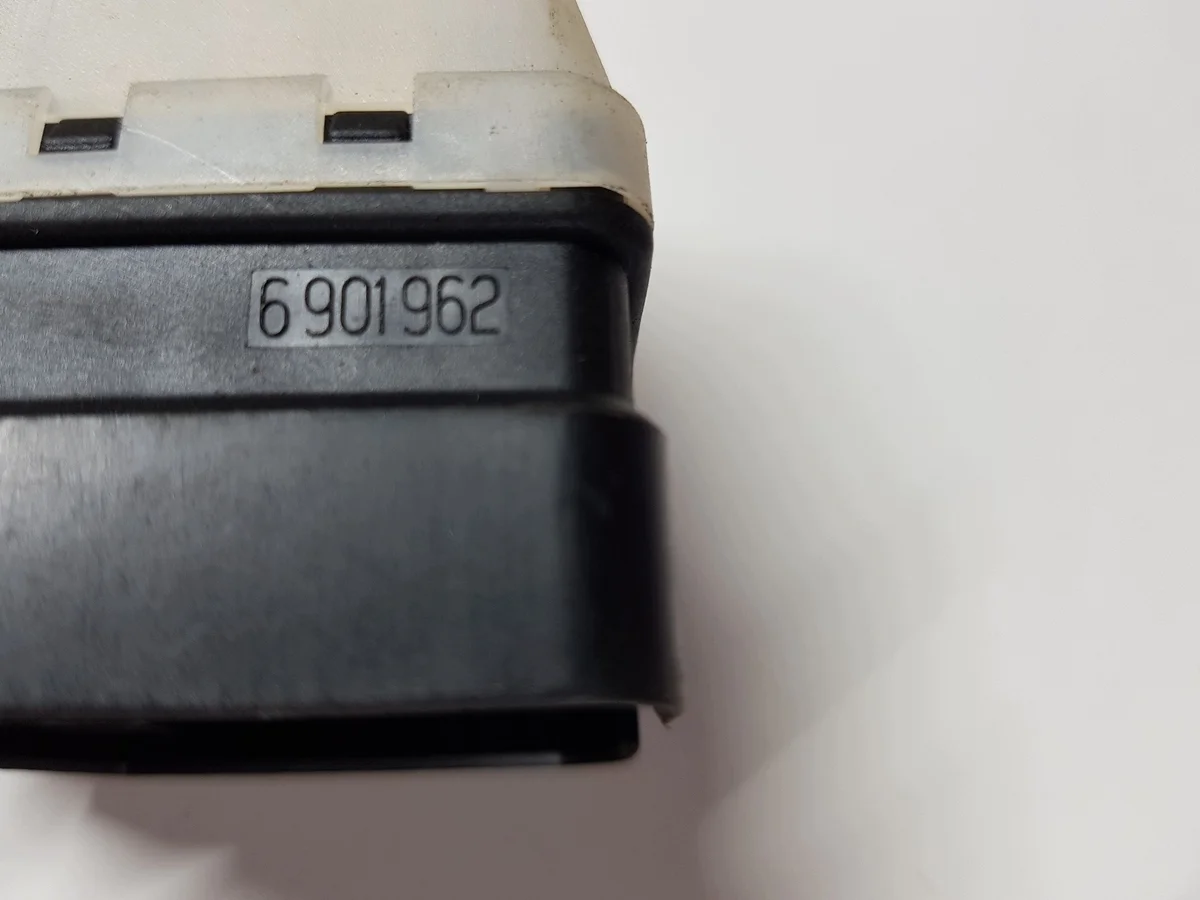 Cerradura BMW 7 E38 61326901962 image 4