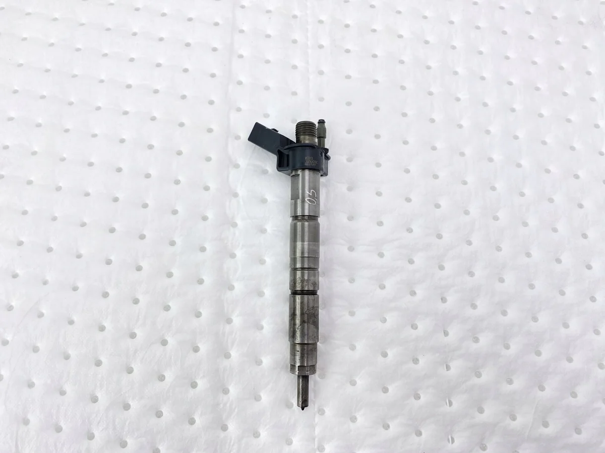 Iniettore BMW 13537823461 Usato
