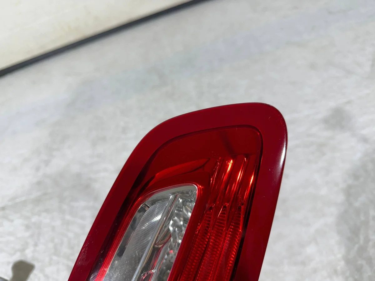 Citroen DS5 Luce Bagagliaio Destra Usata thumbnail 5