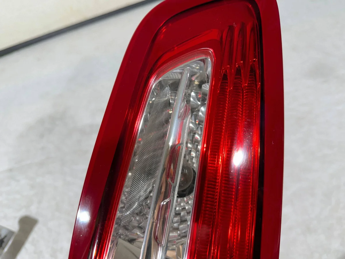 Citroen DS5 Luce Bagagliaio Destra Usata thumbnail 6