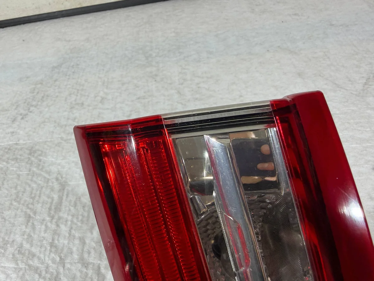 Citroen DS5 Luce Bagagliaio Destra Usata thumbnail 8