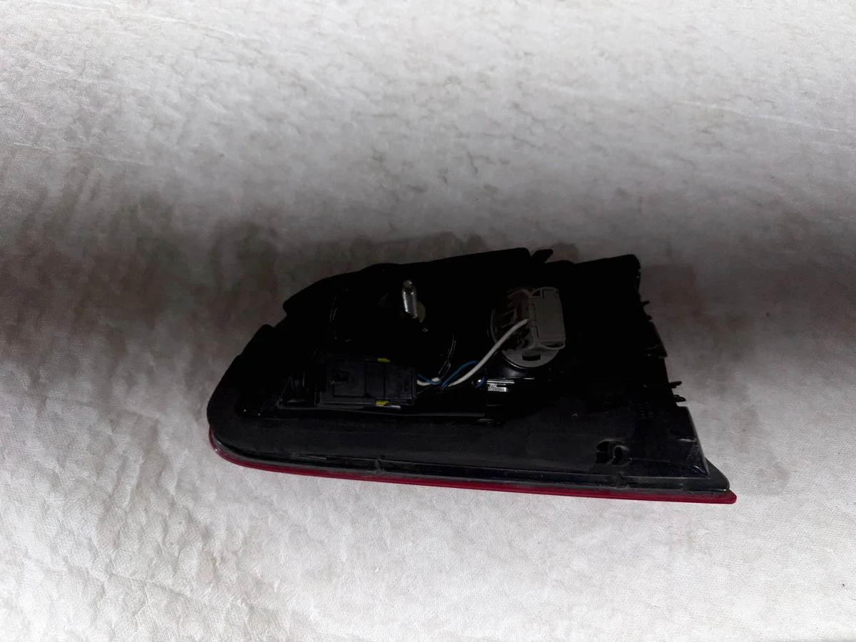 Citroen DS5 Luce Bagagliaio Destra Usata thumbnail 9