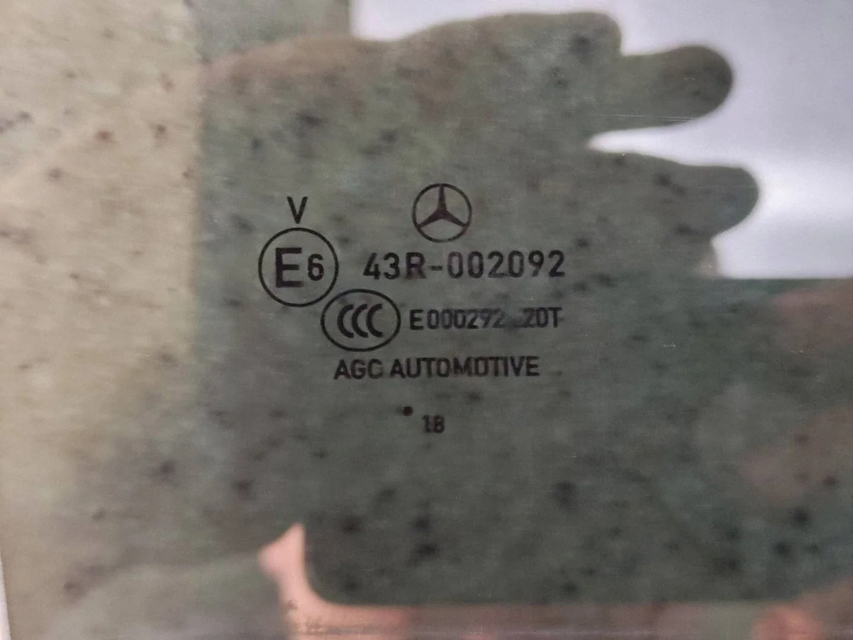 Mercedes E W213 Türscheibe Rechts Hinten image 3