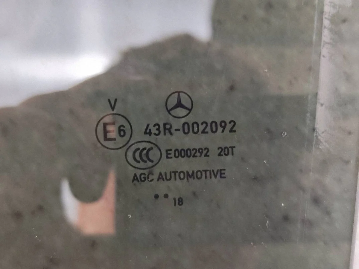 Cristal Puerta Trasera Izquierda Mercedes E W213 image 3