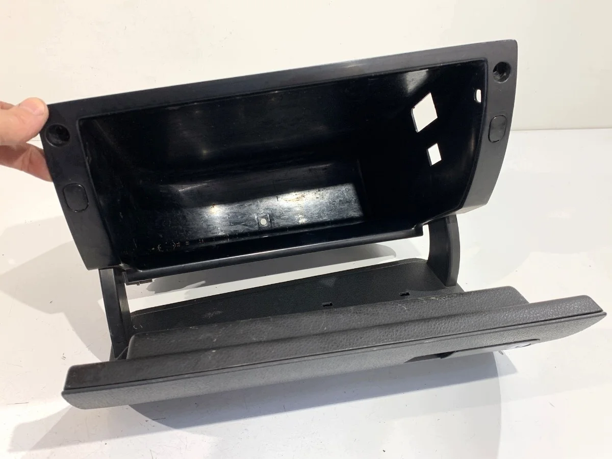 VW Transporter T5 Handschuhfach 7H1857095 image 8