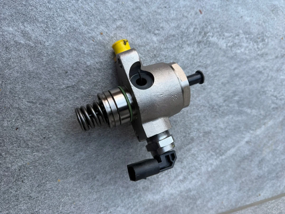 Pompa Carburante 06L127025T Usata