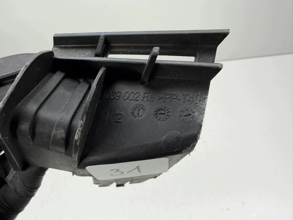 BMW 5 G30 Support phare droit 1039002 image 5