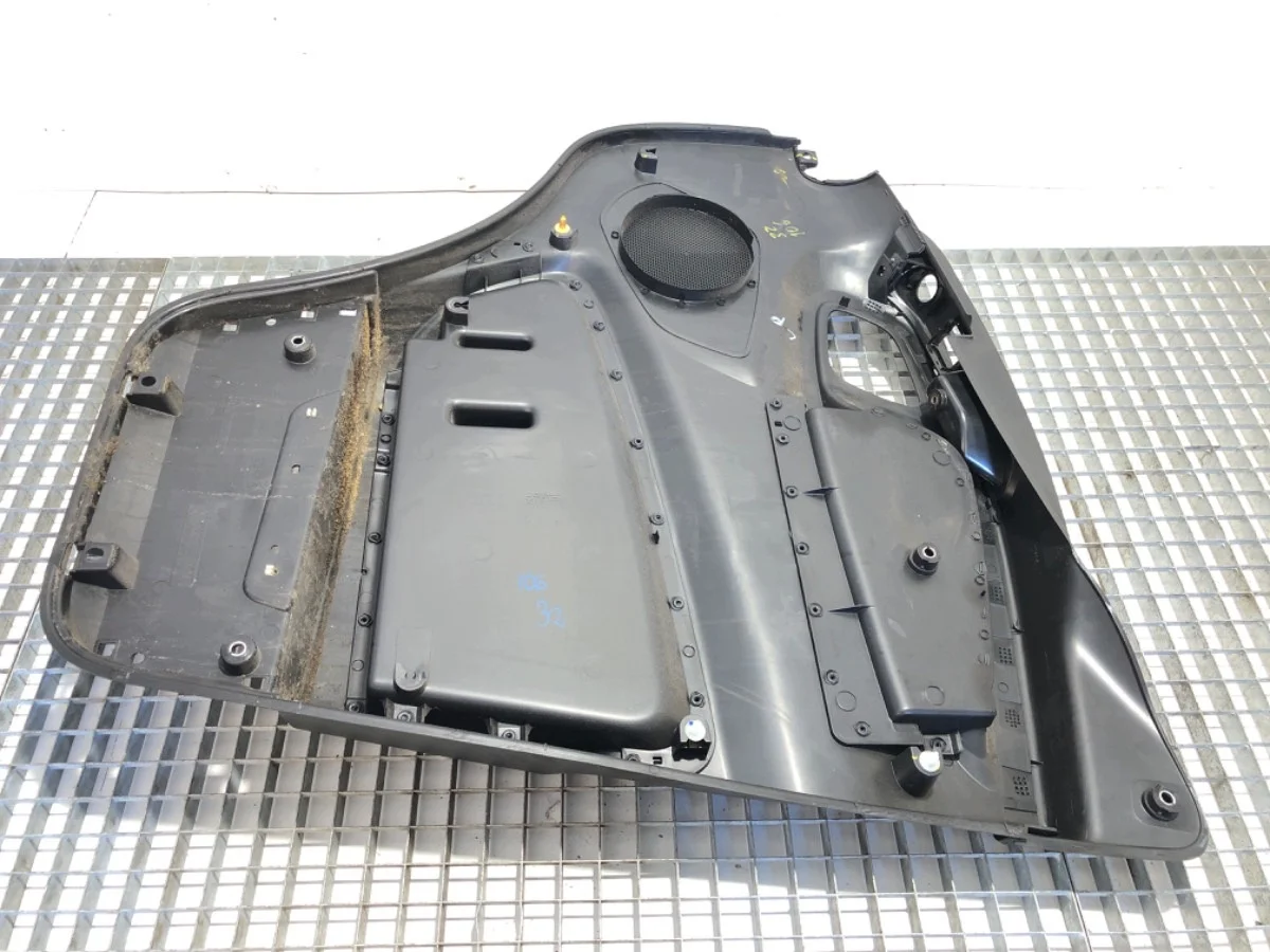 Iveco Daily Türverkleidung vorne links thumbnail 6